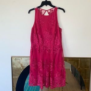 Taylor Lace Floral Cocktail Dress in Pink

US Size 10